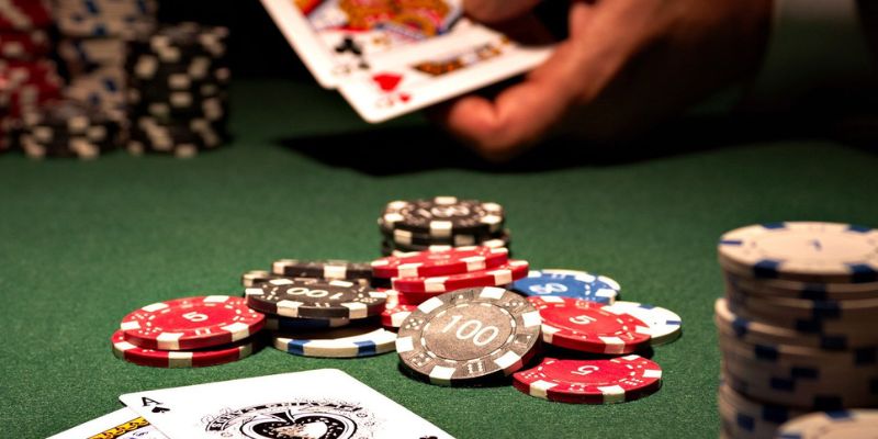 Chuyên viên admin cũng là yếu tố cần xem xét khi chơi poker